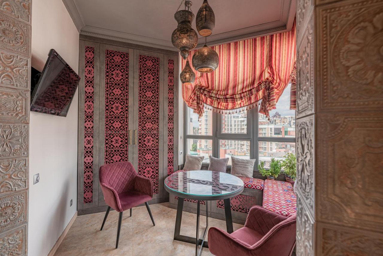 Eco Apartments In French Quarter Kiev Bagian luar foto