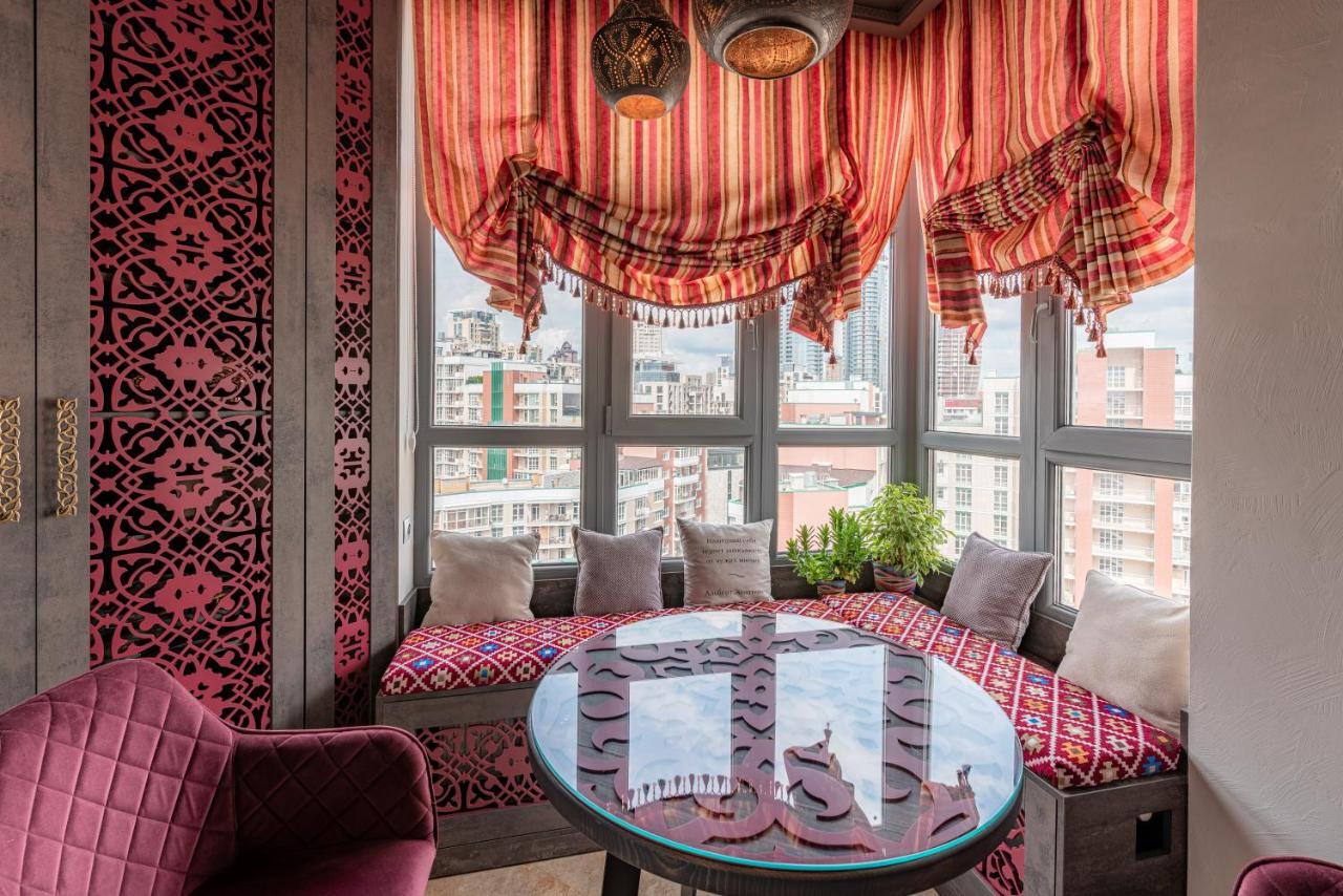 Eco Apartments In French Quarter Kiev Bagian luar foto