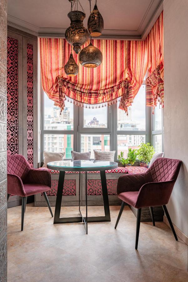 Eco Apartments In French Quarter Kiev Bagian luar foto