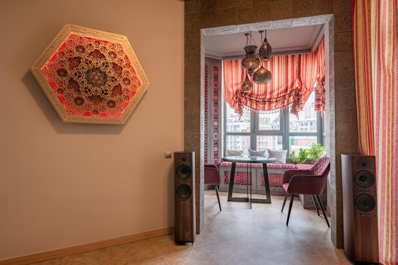 Eco Apartments In French Quarter Kiev Bagian luar foto