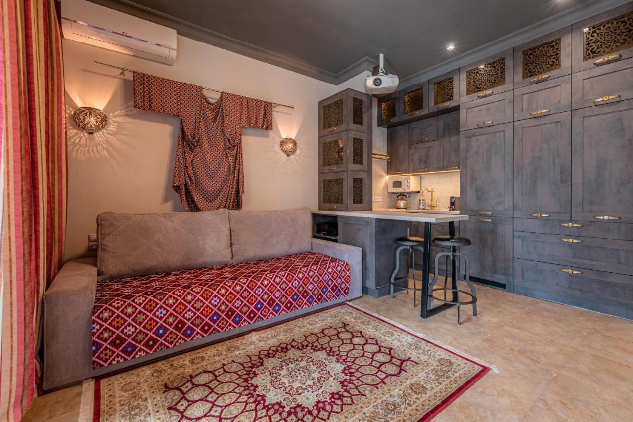 Eco Apartments In French Quarter Kiev Bagian luar foto