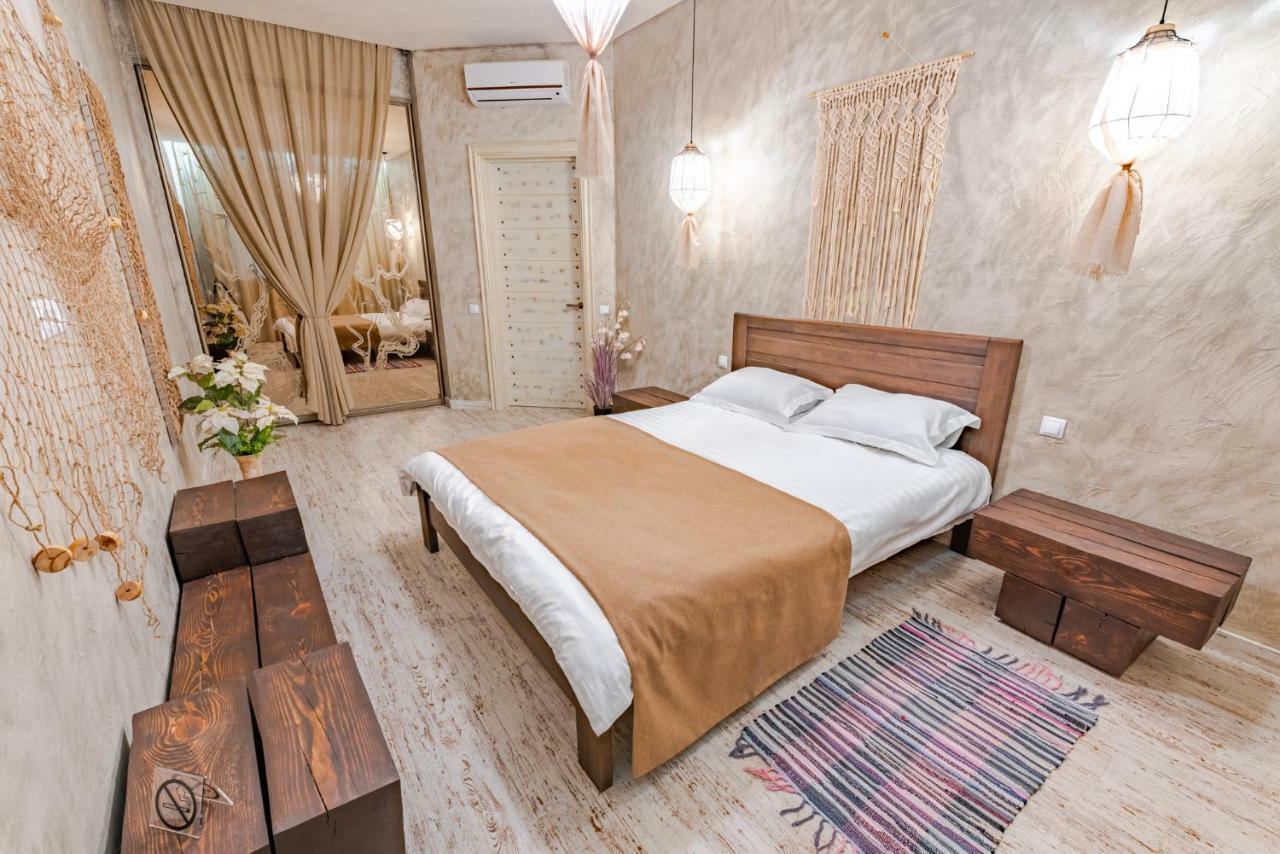 Eco Apartments In French Quarter Kiev Bagian luar foto